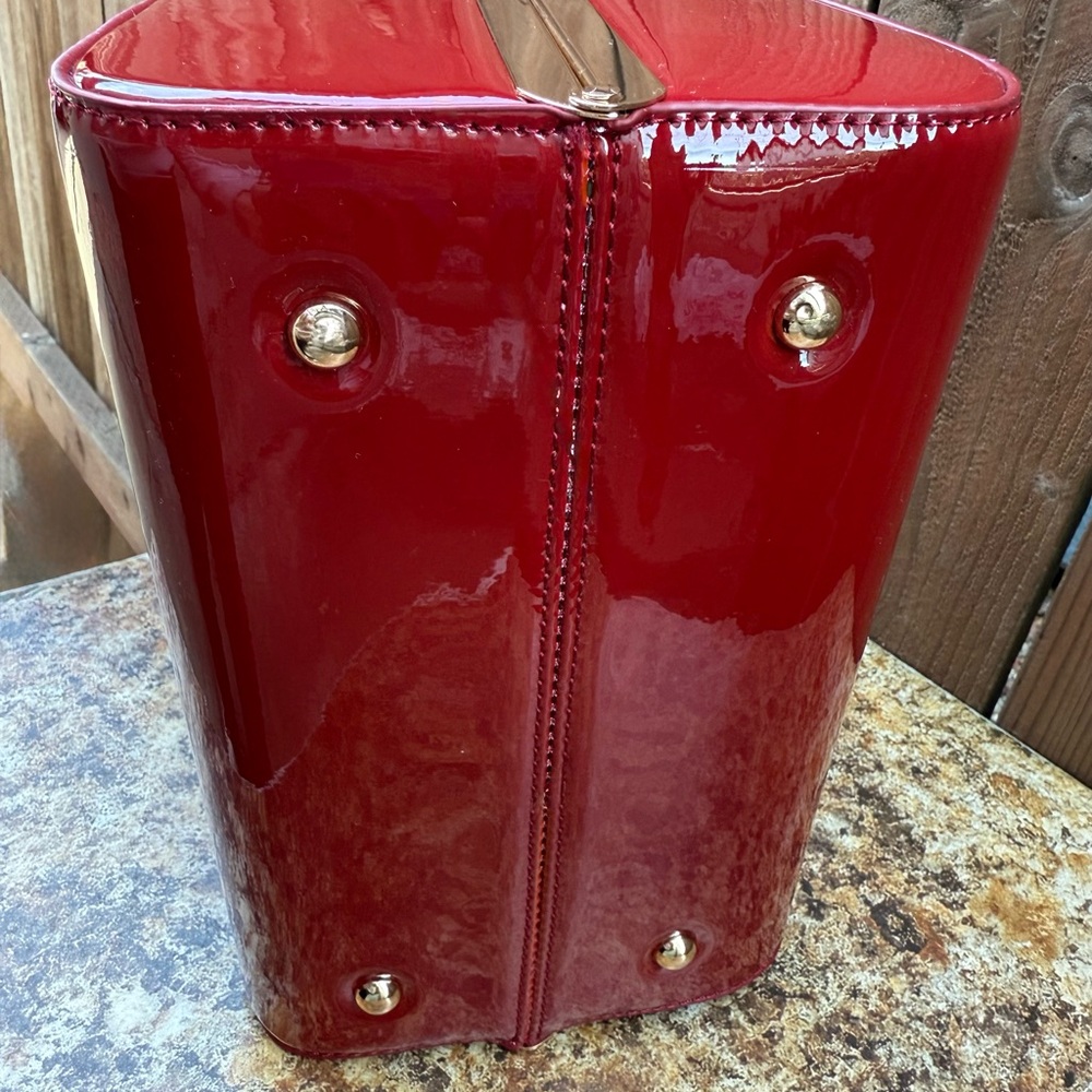 LA Terre Elegant Handbag - Picture 8 of 8